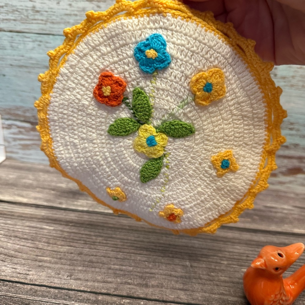 Ceramic orange bird water whistle w/mini brass bird vintage crocheted pot holder - Picture 6 of 7